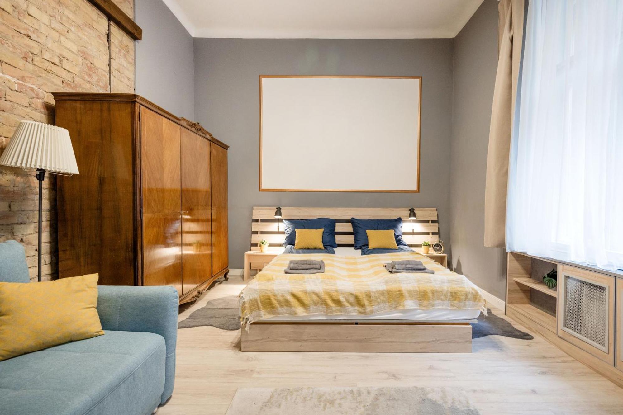 Urban Tranquillity By The Main Shopping Street Apartment Budapest Bagian luar foto