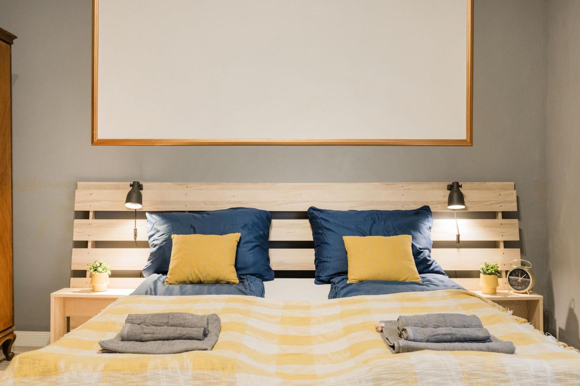 Urban Tranquillity By The Main Shopping Street Apartment Budapest Bagian luar foto
