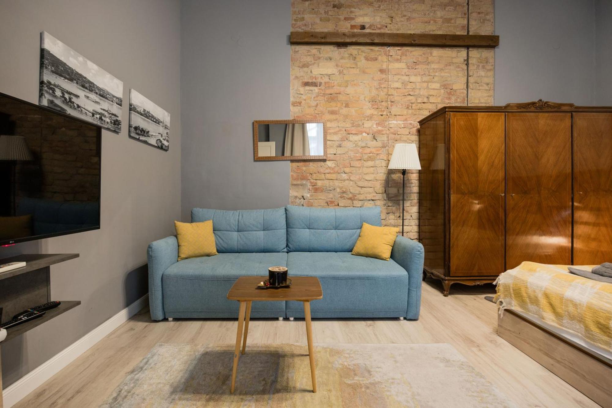 Urban Tranquillity By The Main Shopping Street Apartment Budapest Bagian luar foto